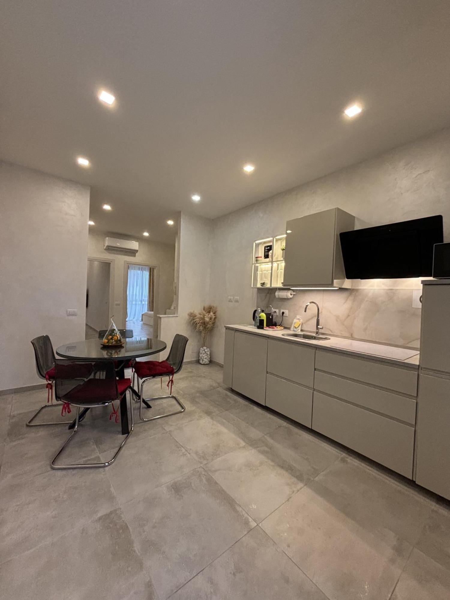 Rifready Apartment Vicino A Aou Careggi, Meyer, Polo Unifi Florence Exterior photo